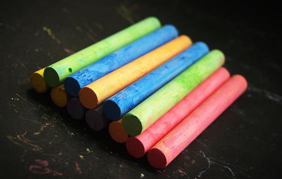 三年级上册常用的英语介词有哪些三年级上册常用的英语介词有